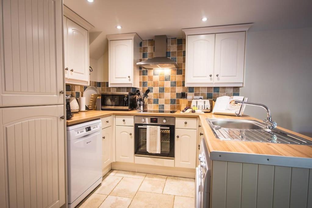 Duck Cottage Milldale Alstonefield Peak District Alstonfield ภายนอก รูปภาพ